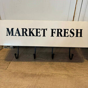 2 sets White & Black "Market Fresh" Wall Decor Hooks